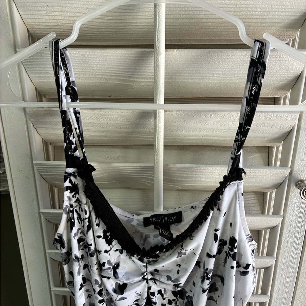 White House Black Market Black & White Floral Lace-Trim Cami - Picture 4 of 9